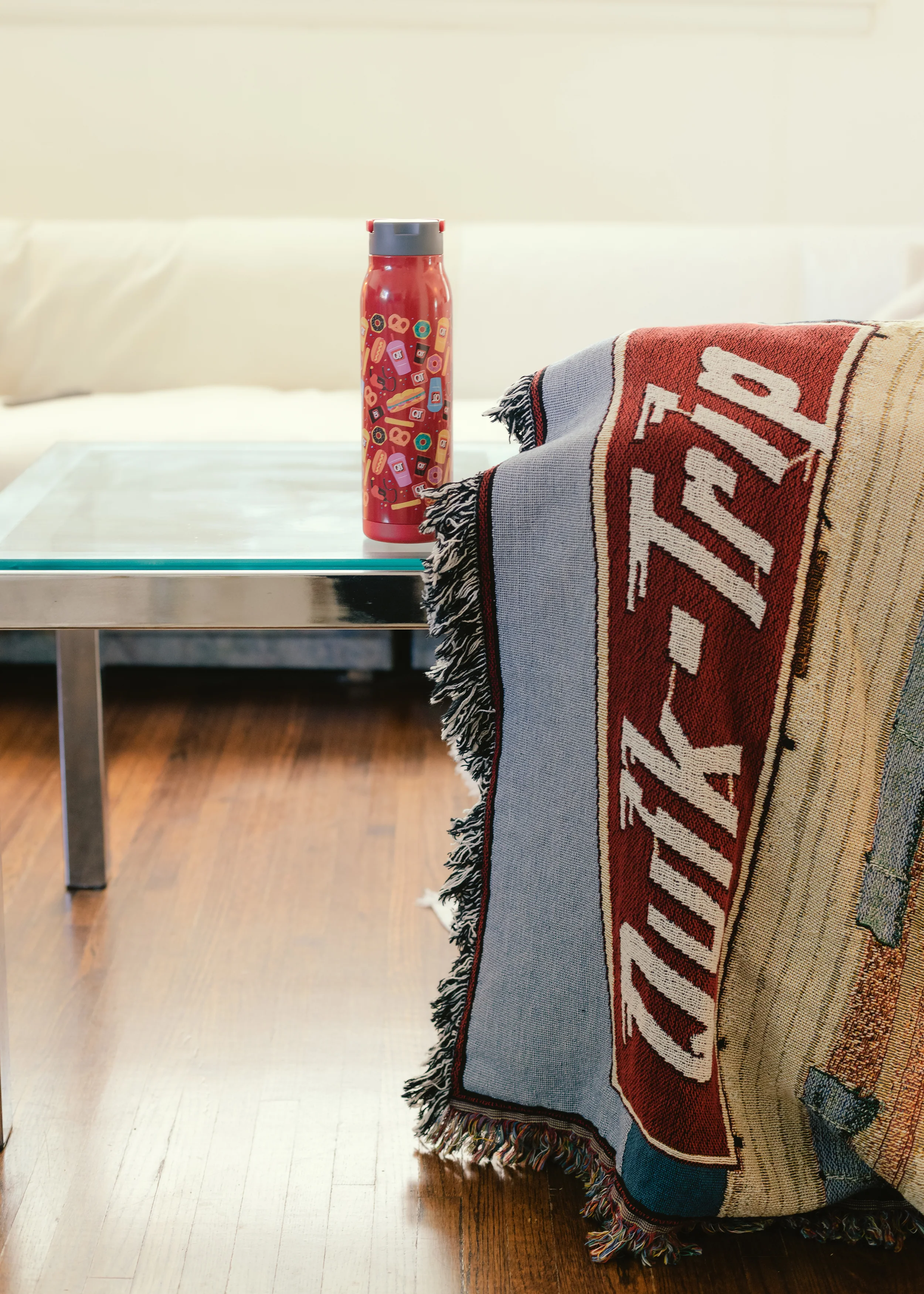 47-qt-woven-blanket-5.webp QT Woven Blanket